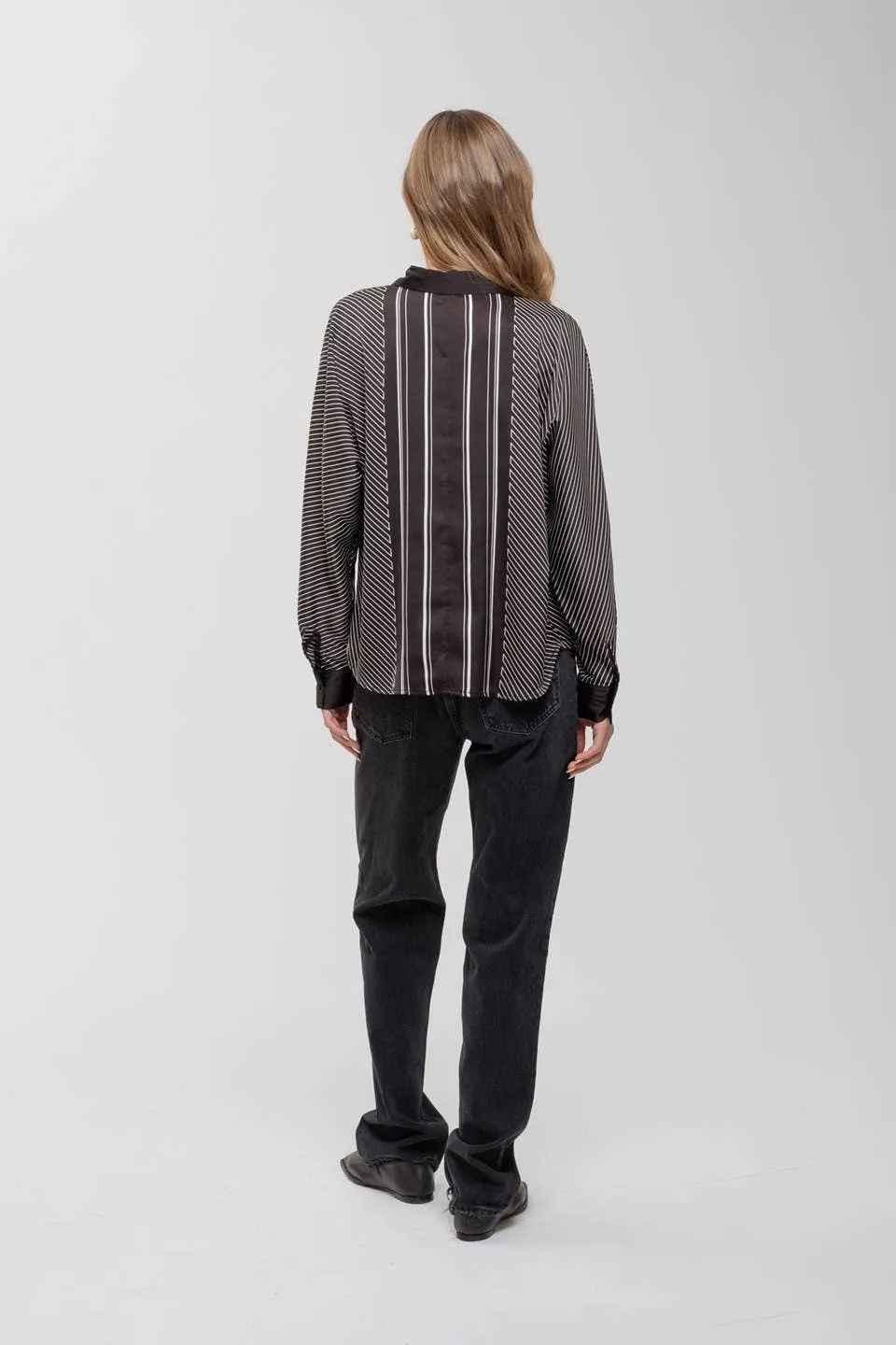 STRIPE COLLARED BUTTON DOWN